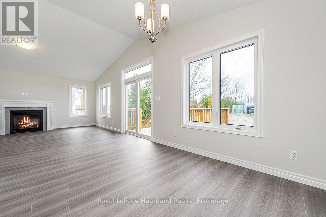 13 Bluffs View Boulevard, Ashfield-Colborne-Wawanosh, Ontario  N7A 0C1 - Photo 6 - X12019360