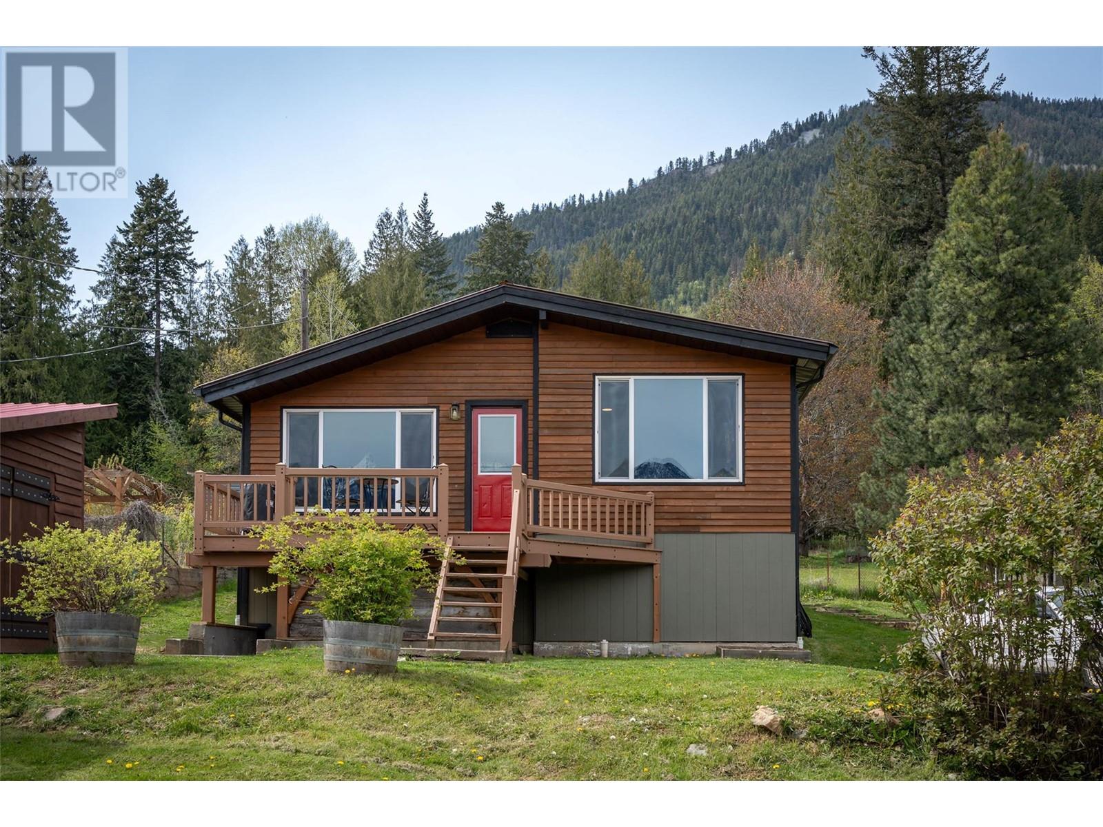 127 8th North Street, Kaslo, British Columbia  V0G 1M0 - Photo 2 - 10337497