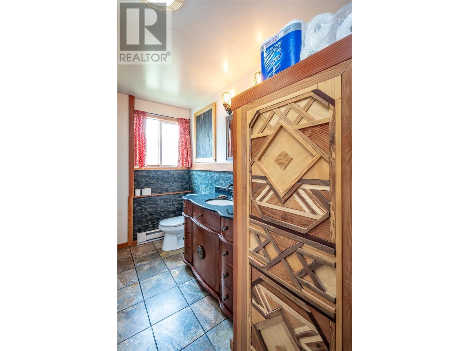 127 8th North Street, Kaslo, British Columbia  V0G 1M0 - Photo 22 - 10337497