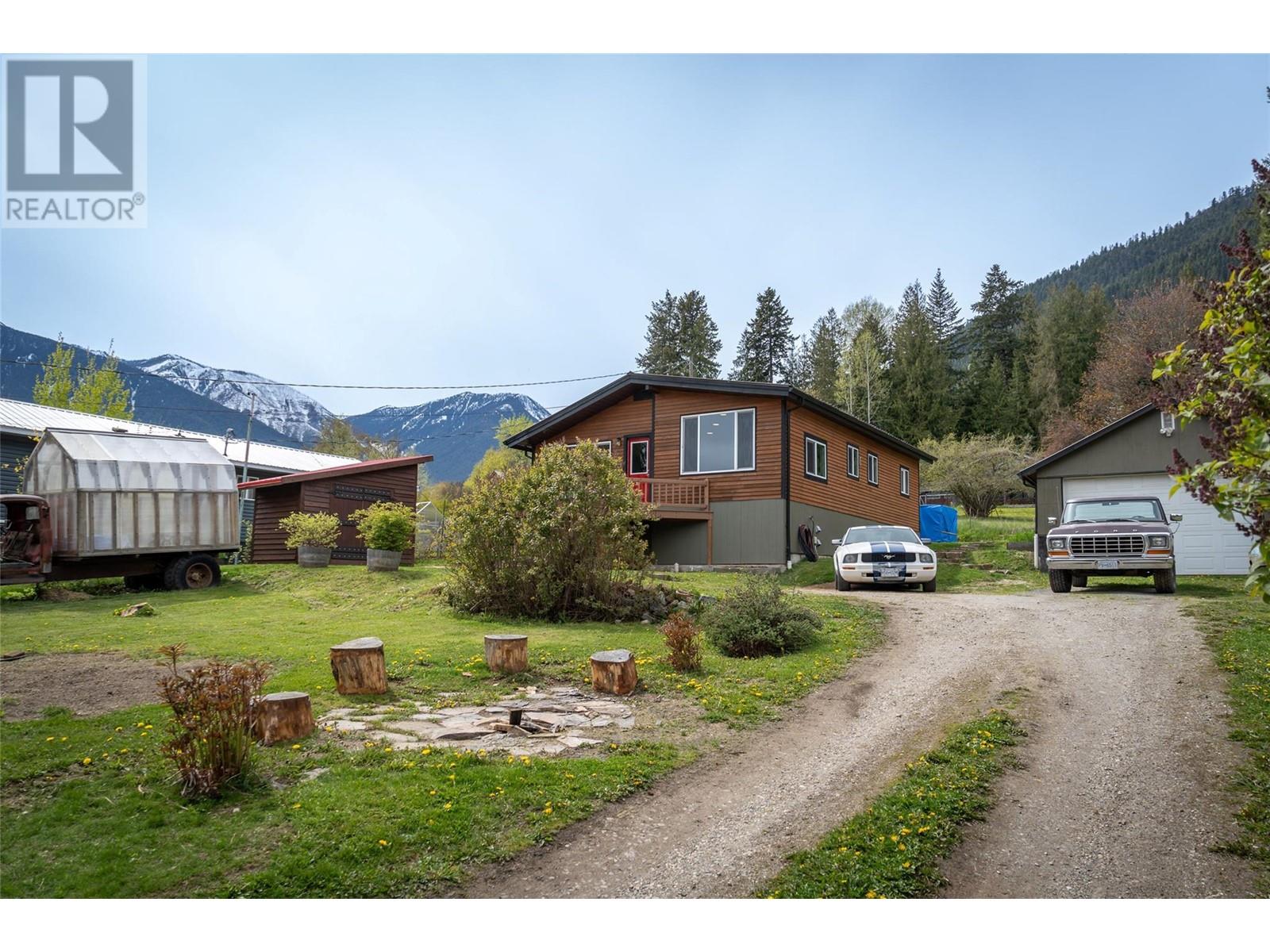 127 8th North Street, Kaslo, British Columbia  V0G 1M0 - Photo 3 - 10337497