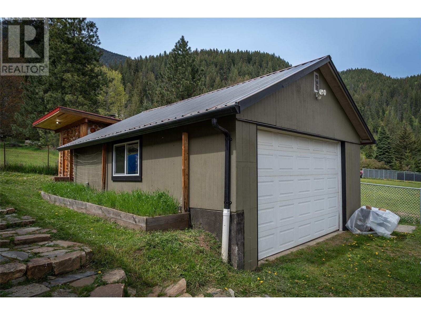 127 8th North Street, Kaslo, British Columbia  V0G 1M0 - Photo 36 - 10337497
