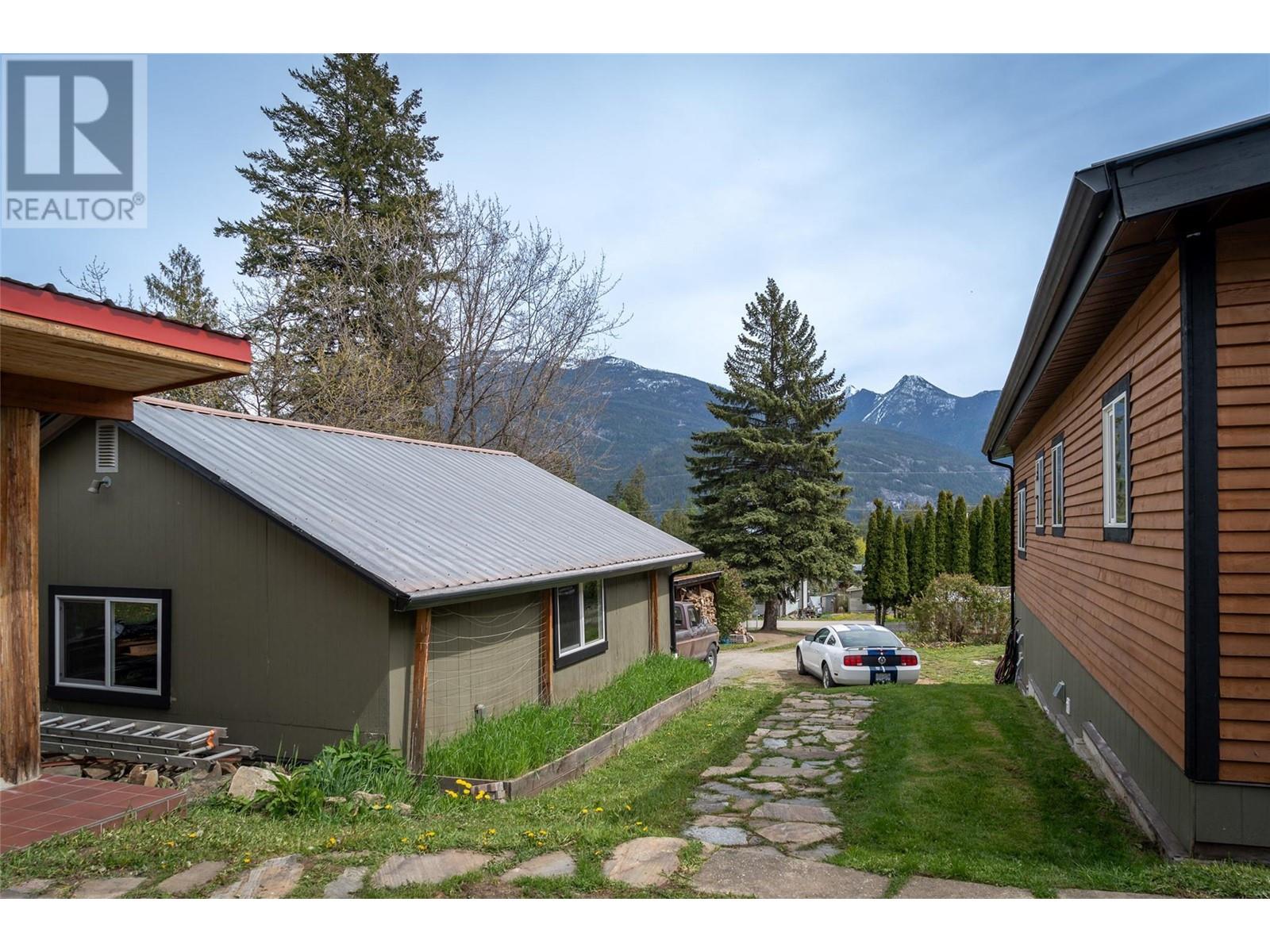 127 8th North Street, Kaslo, British Columbia  V0G 1M0 - Photo 37 - 10337497
