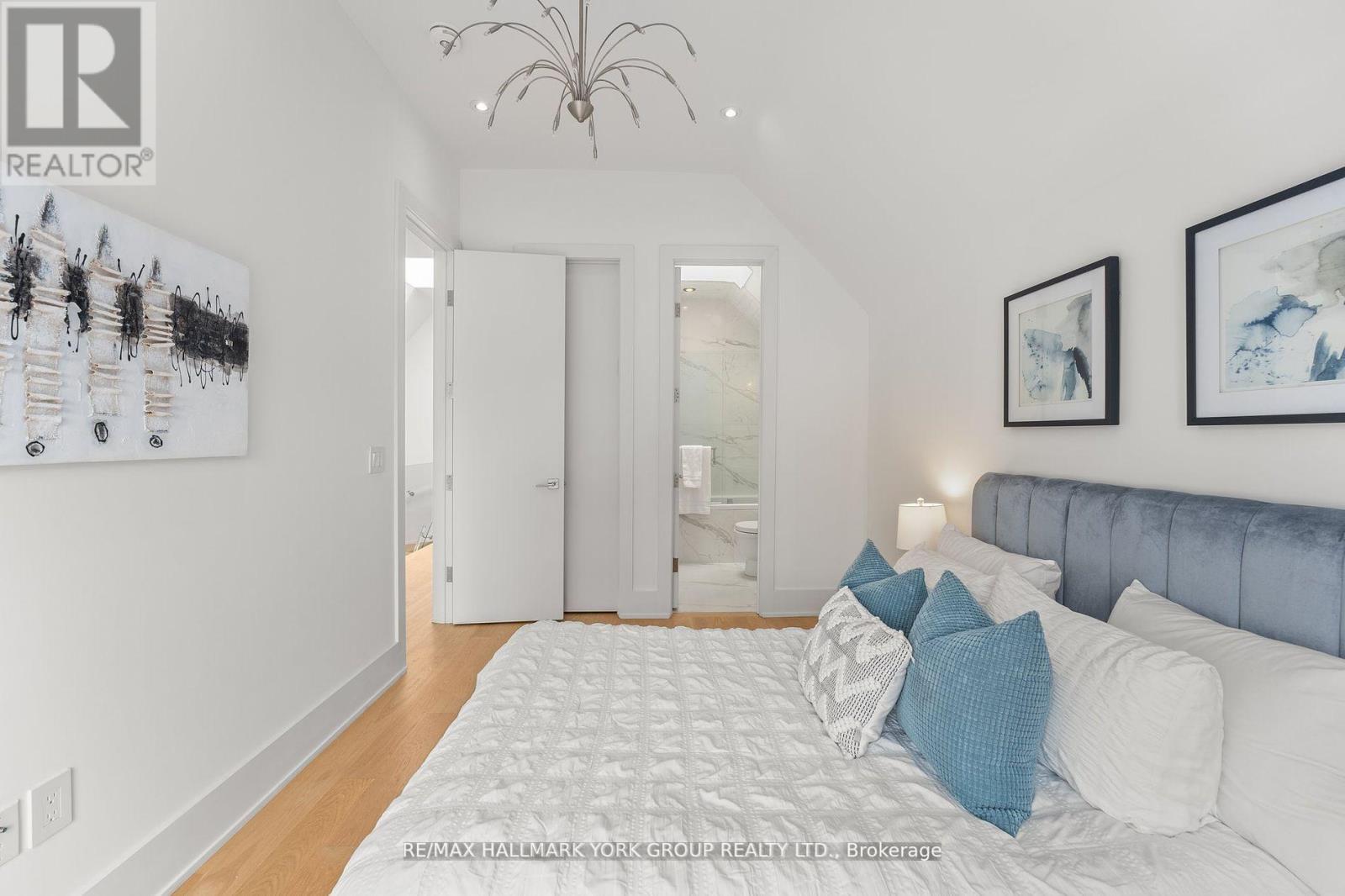 100 Roe Avenue, Toronto, Ontario  M5M 2H7 - Photo 25 - C12019396