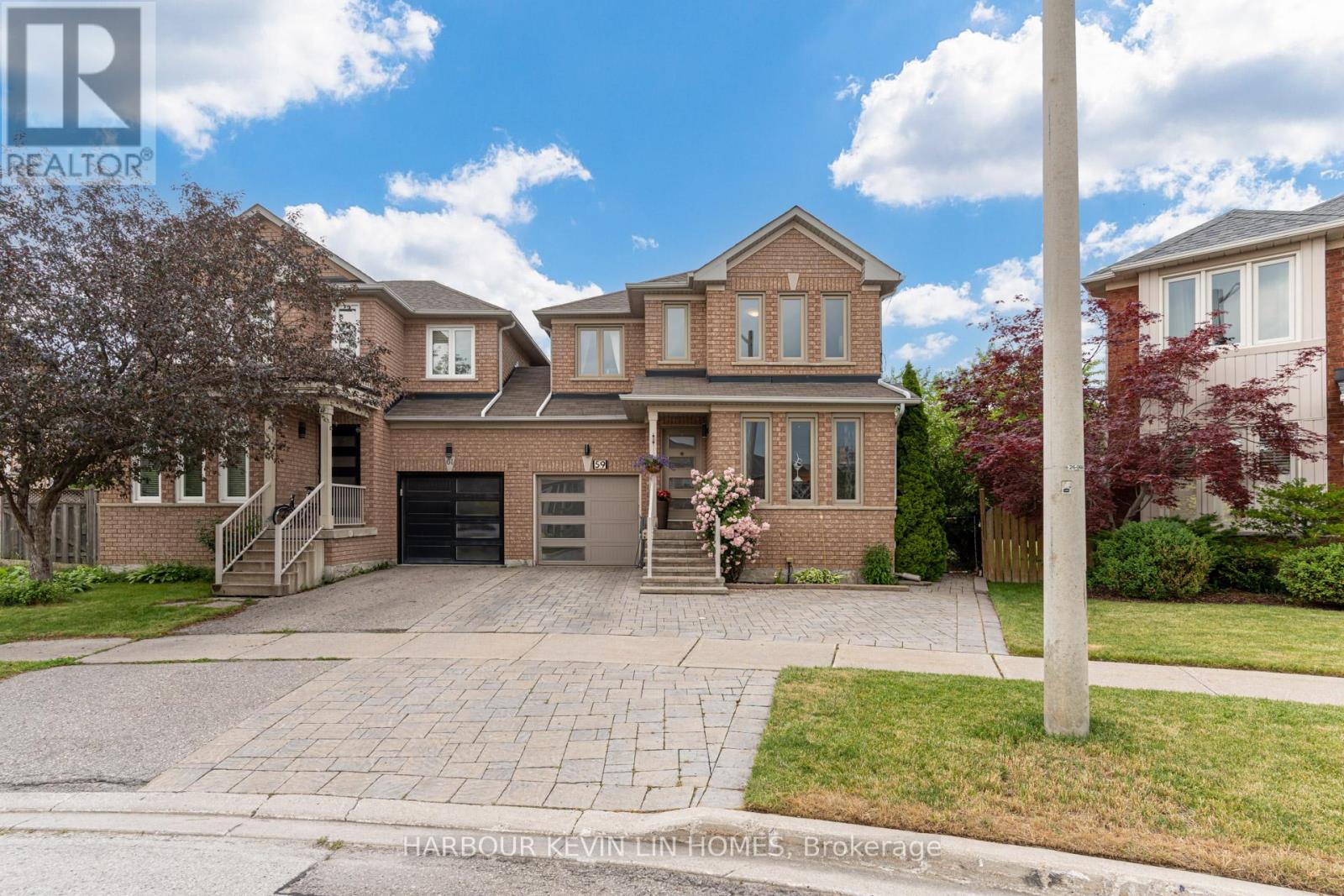 59 Waterton Crescent, Richmond Hill, Ontario  L4B 4L2 - Photo 2 - N12019312