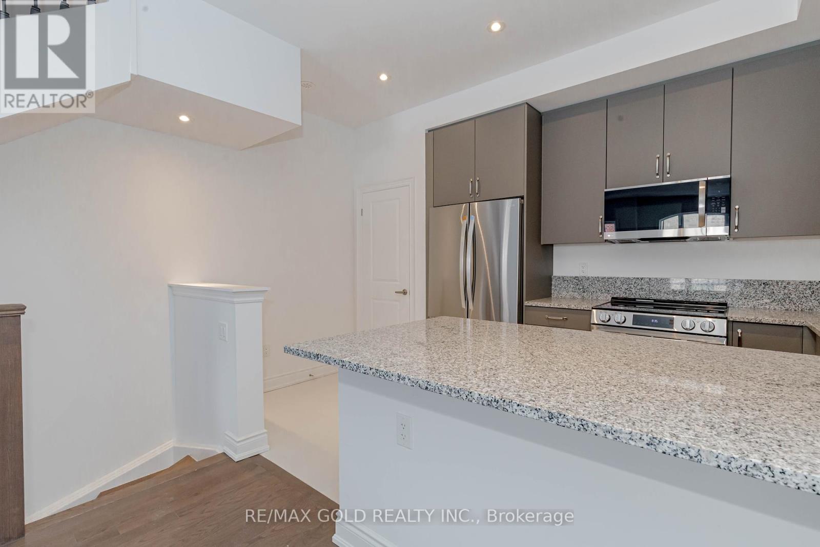 151 - 55 Lunar Crescent, Mississauga (Streetsville), Ontario  L5M 2R2 - Photo 11 - W12019376