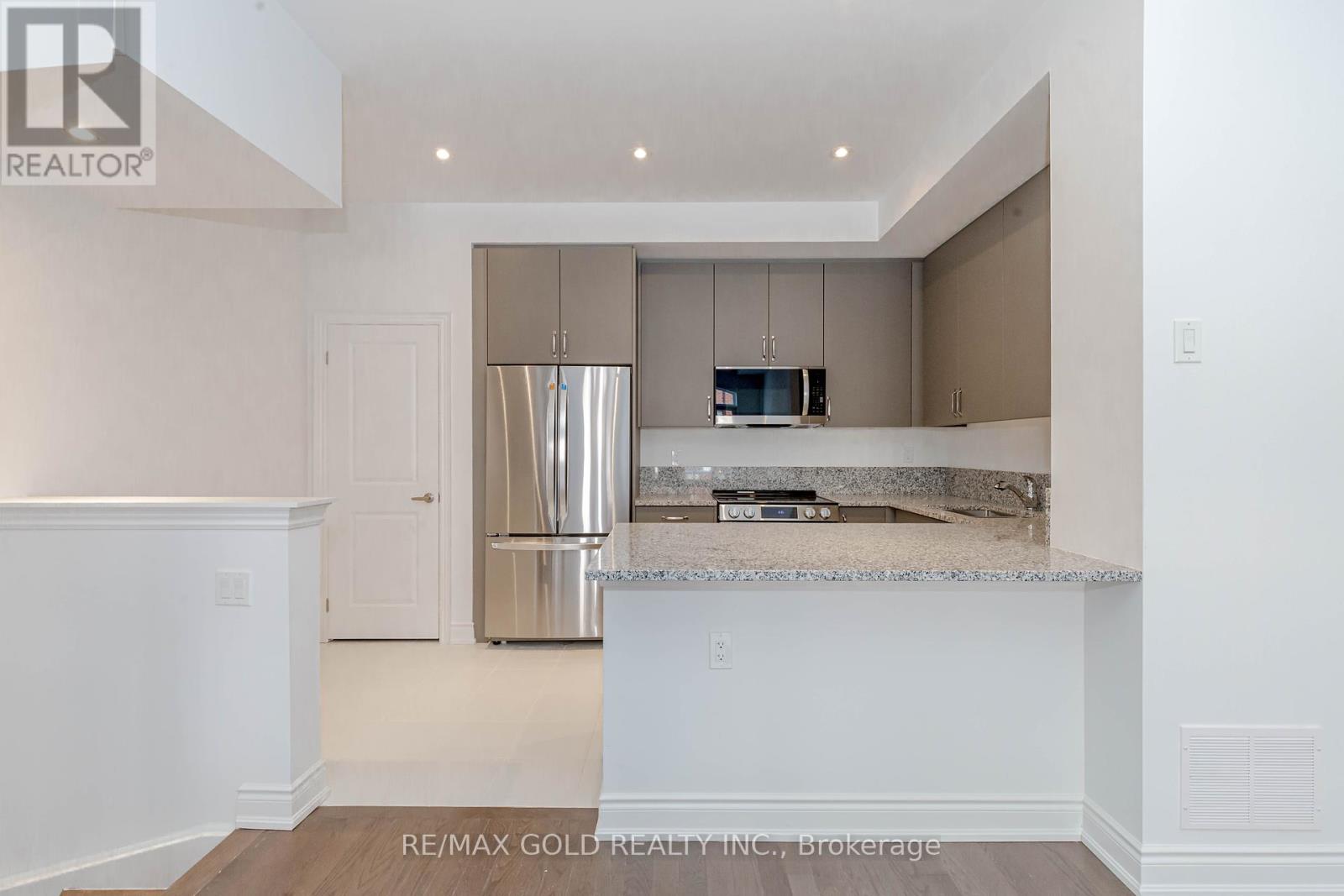 151 - 55 Lunar Crescent, Mississauga (Streetsville), Ontario  L5M 2R2 - Photo 12 - W12019376