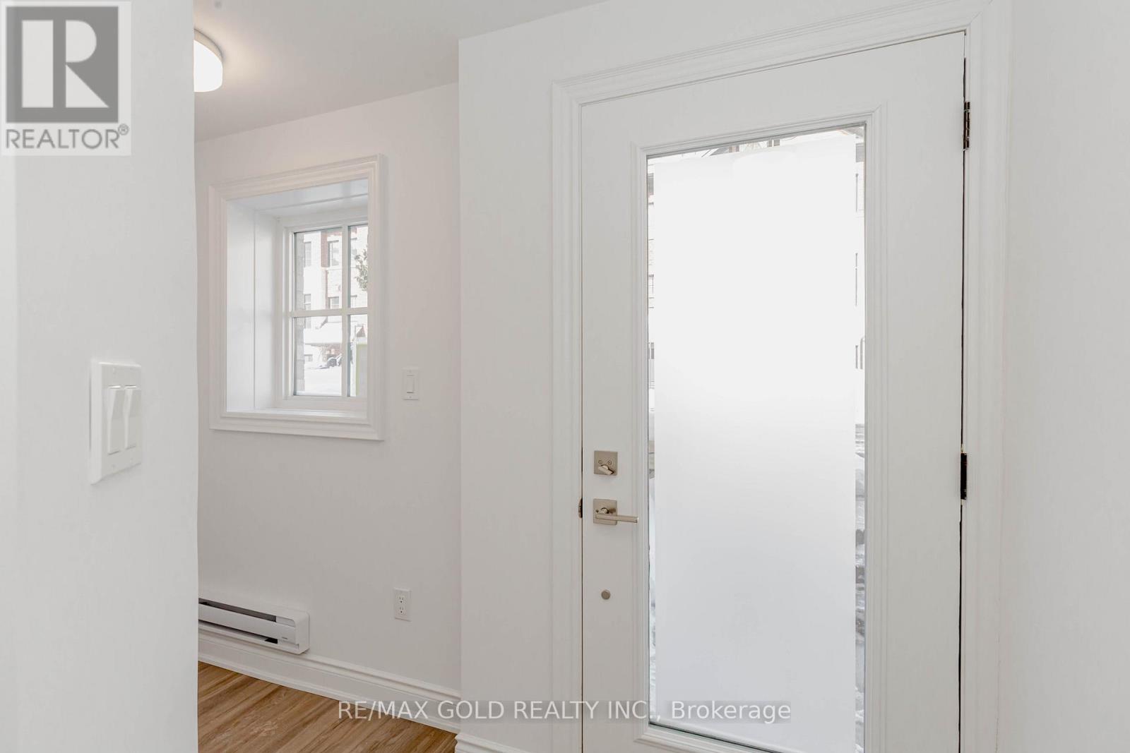 151 - 55 Lunar Crescent, Mississauga (Streetsville), Ontario  L5M 2R2 - Photo 3 - W12019376