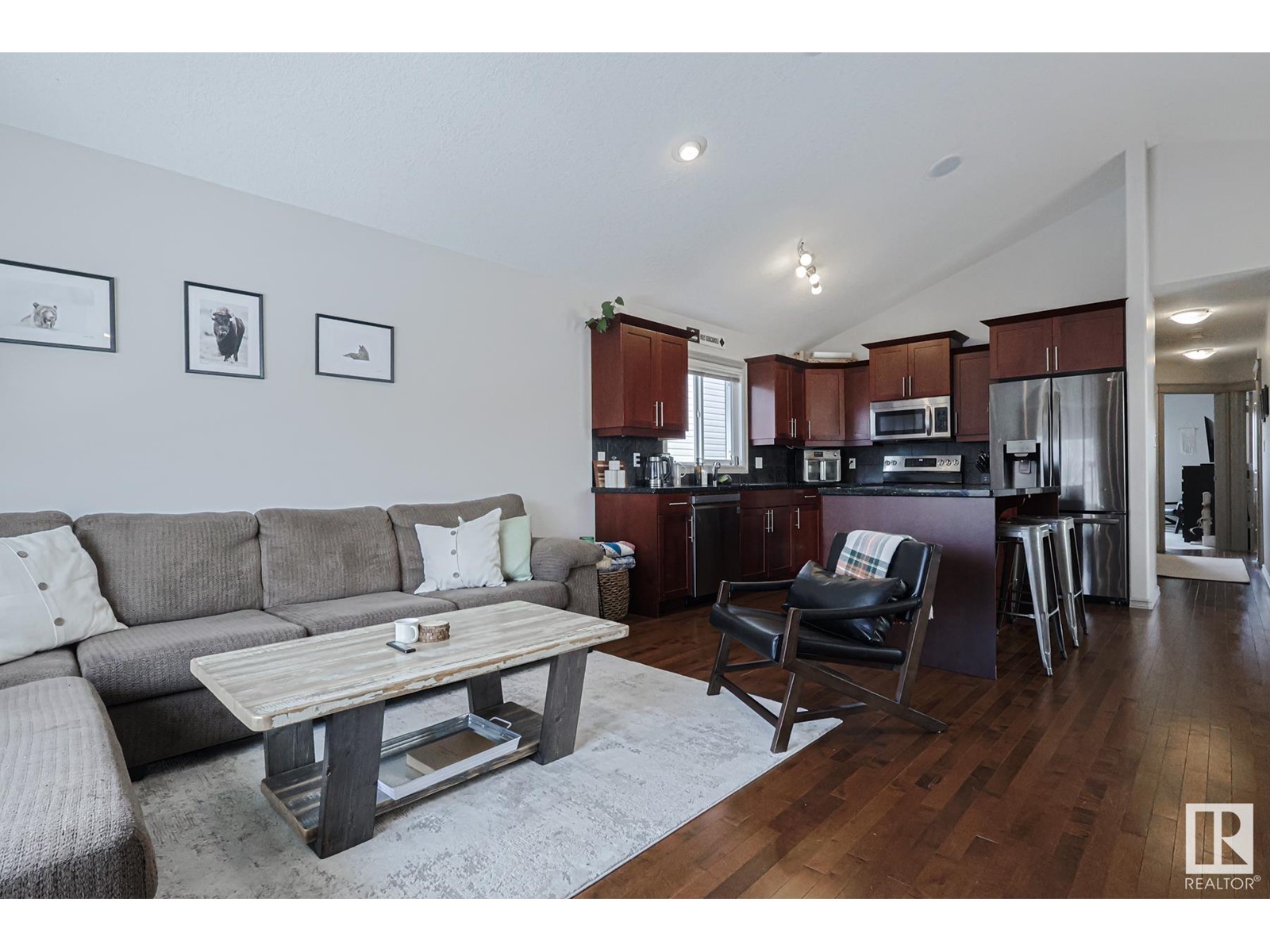 Property at 136 58 ST SW image 5