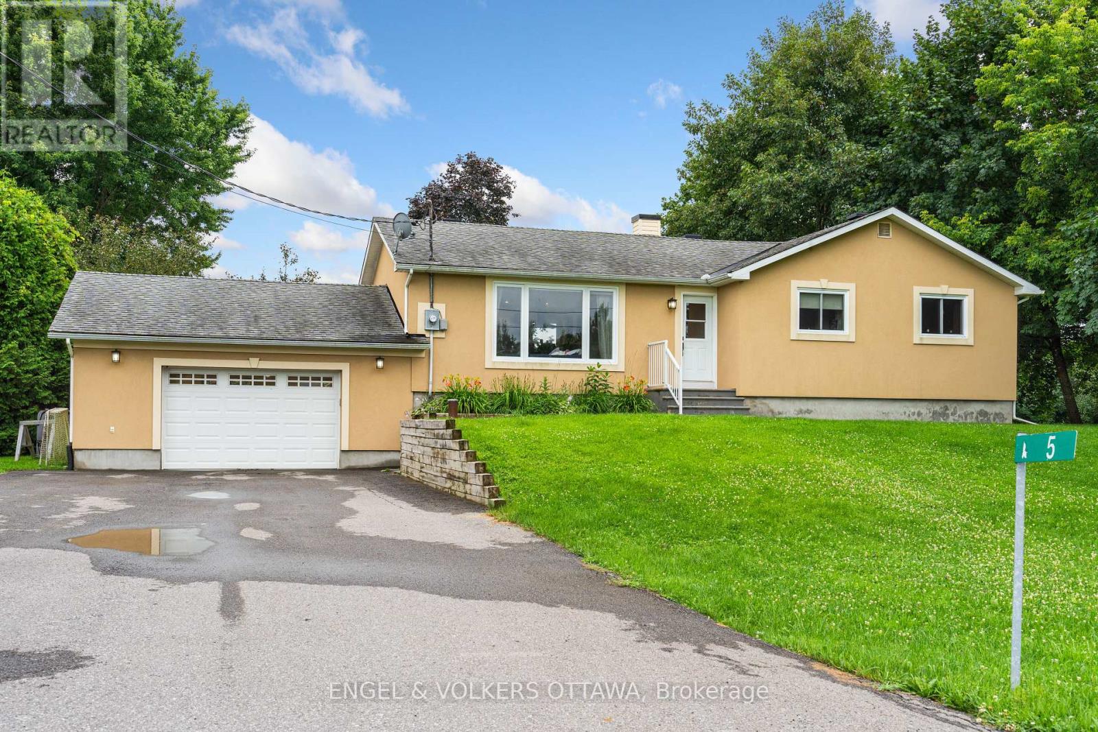 Property at 5 MURPHY COURT image 4