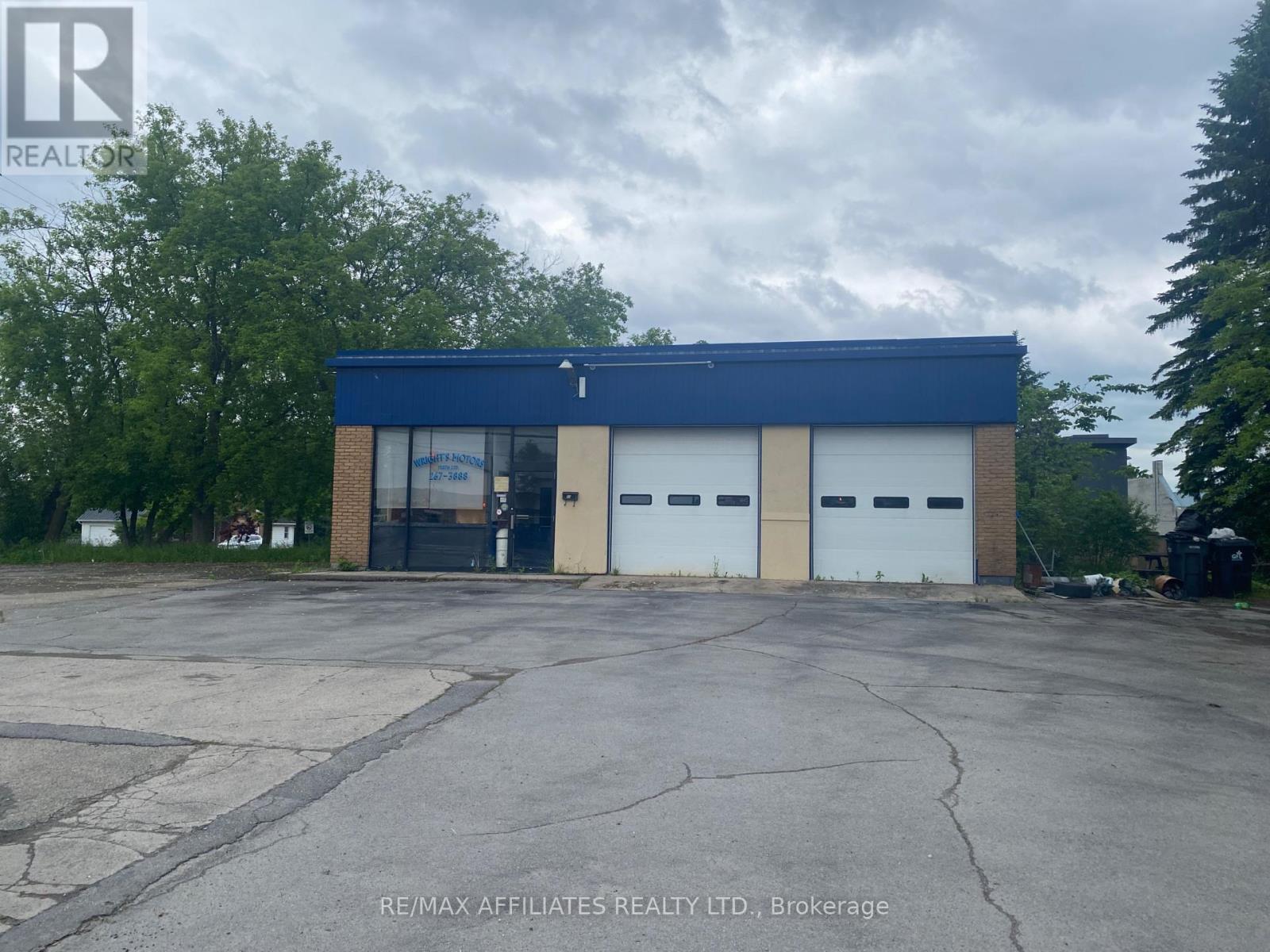 60 Dufferin Street, Perth, Ontario  K7H 3A7 - Photo 2 - X12019527