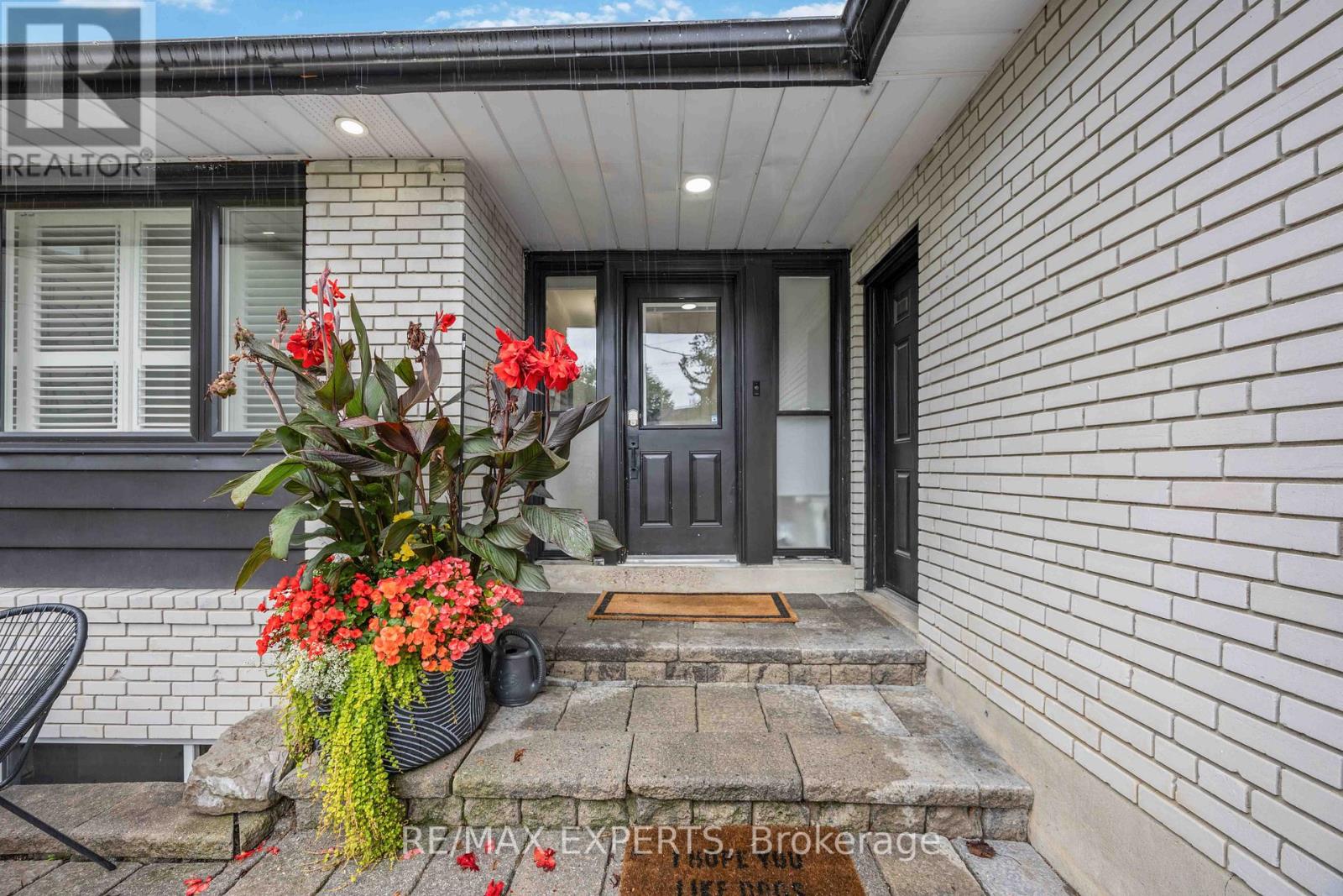 Property at 81 HUMBER CRESCENT image 2