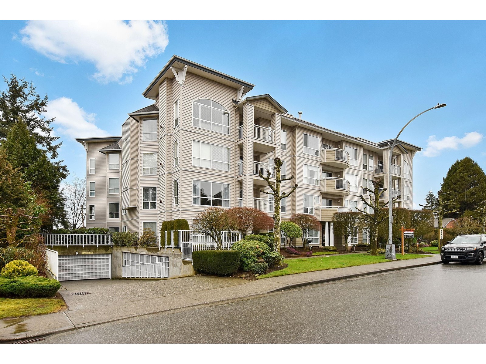 101 32120 Mt Waddington Avenue, Abbotsford, British Columbia  V2T 2E8 - Photo 1 - R2977410