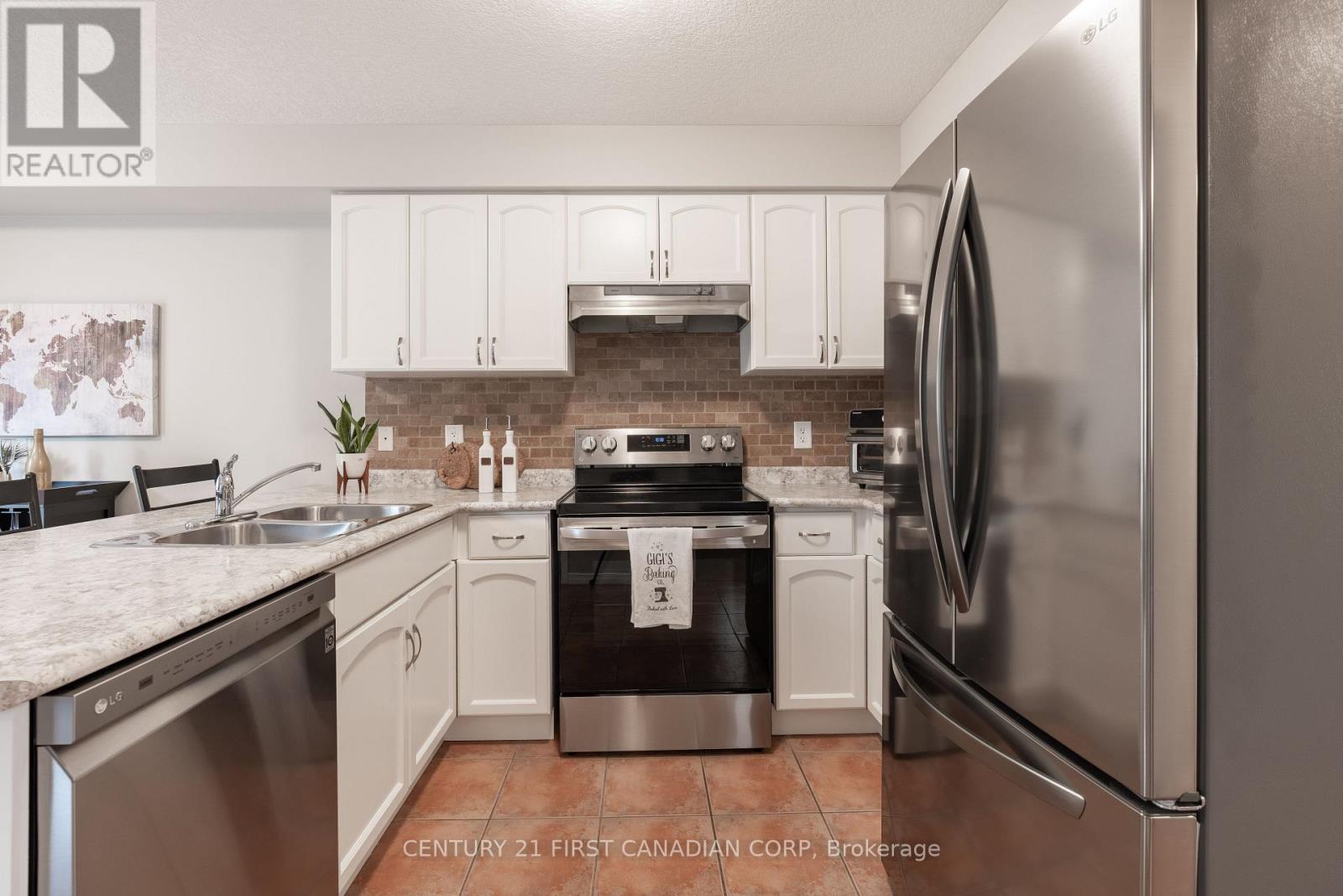 Photo 10 of 48 for 2067 Foxwood Avenue