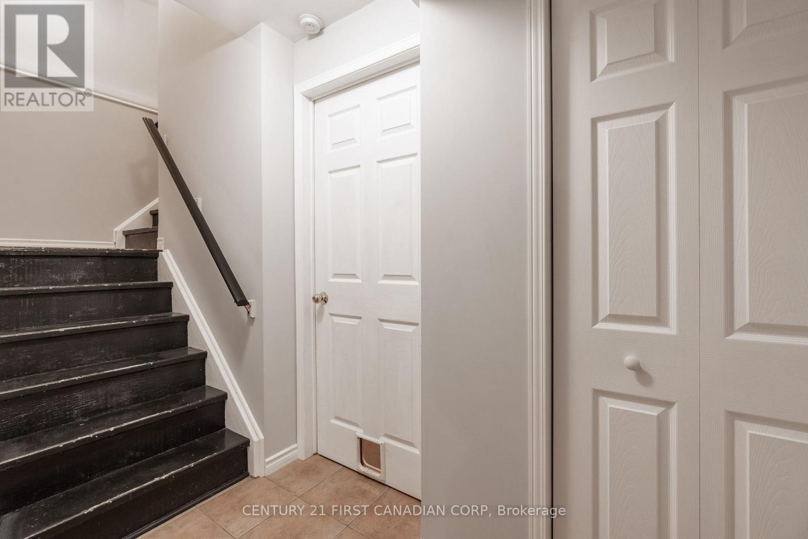 Photo 32 of 48 for 2067 Foxwood Avenue