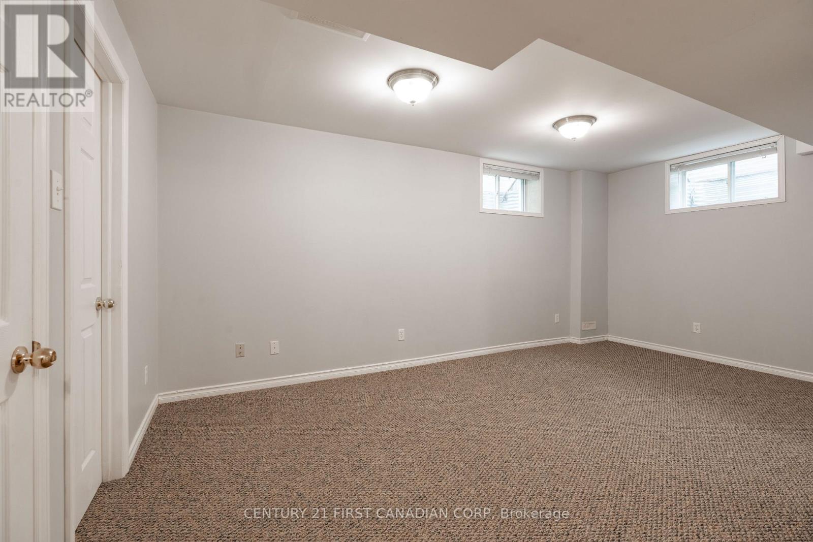 Photo 33 of 48 for 2067 Foxwood Avenue