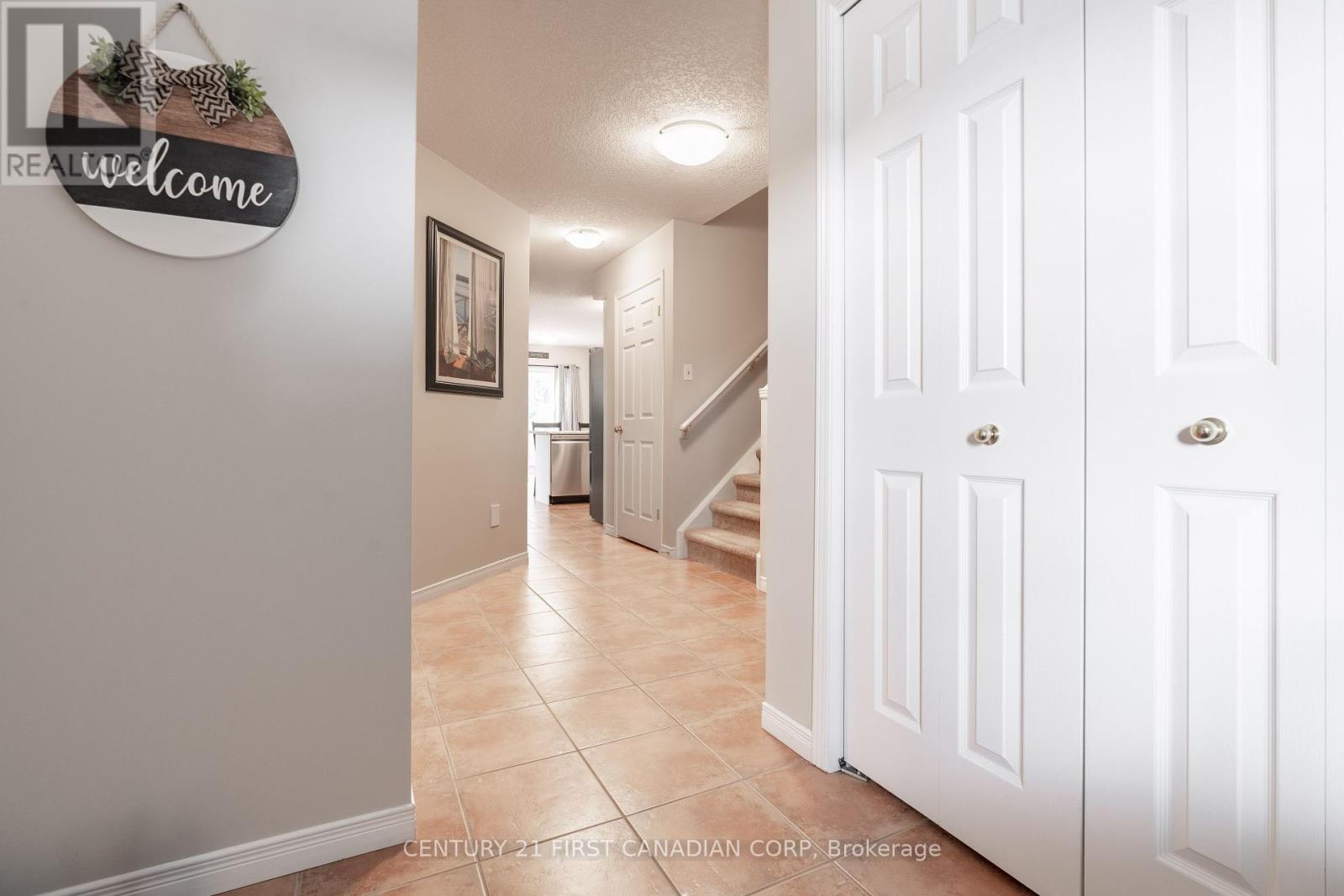 Photo 6 of 48 for 2067 Foxwood Avenue