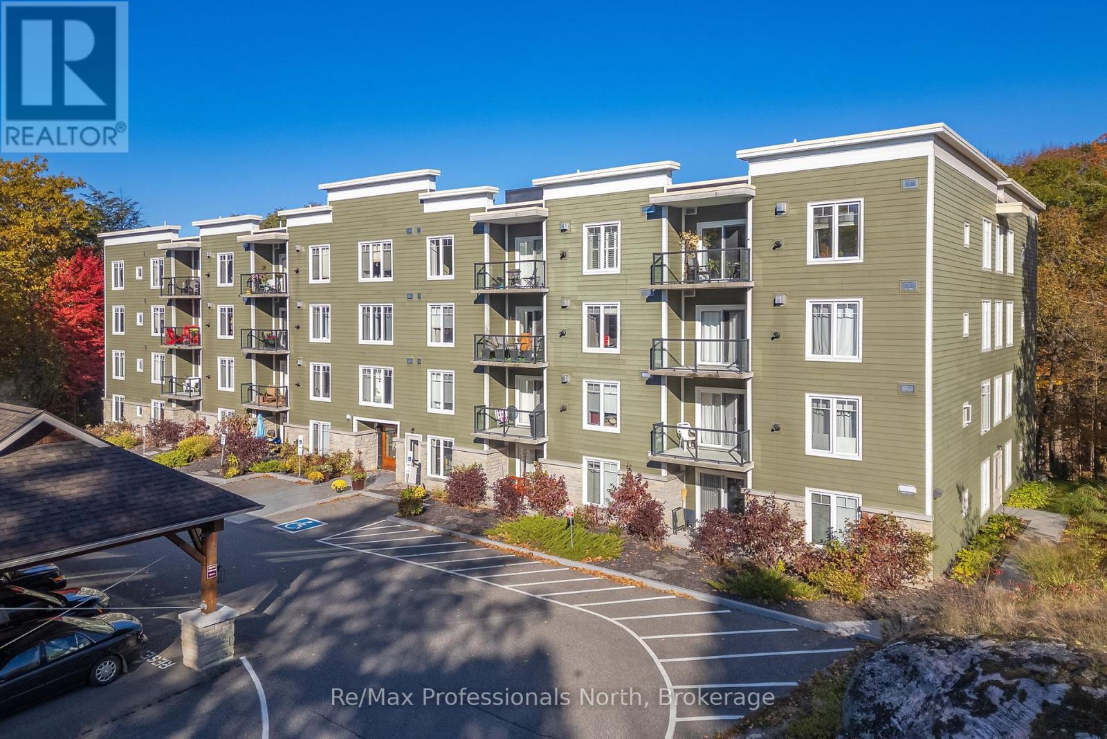 402 - 391 James Street W, Gravenhurst, Ontario  P1P 0A5 - Photo 2 - X12019583