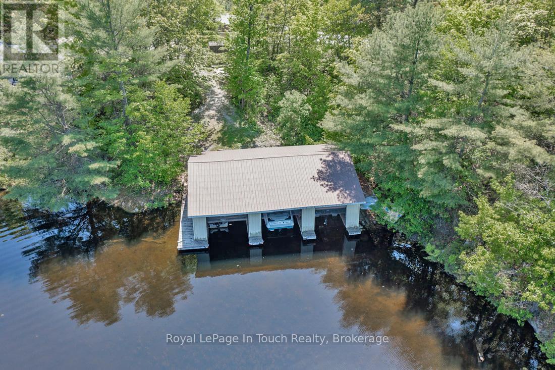285 Crooked Bay Road, Georgian Bay, Ontario  L0K 1S0 - Photo 10 - X12019635