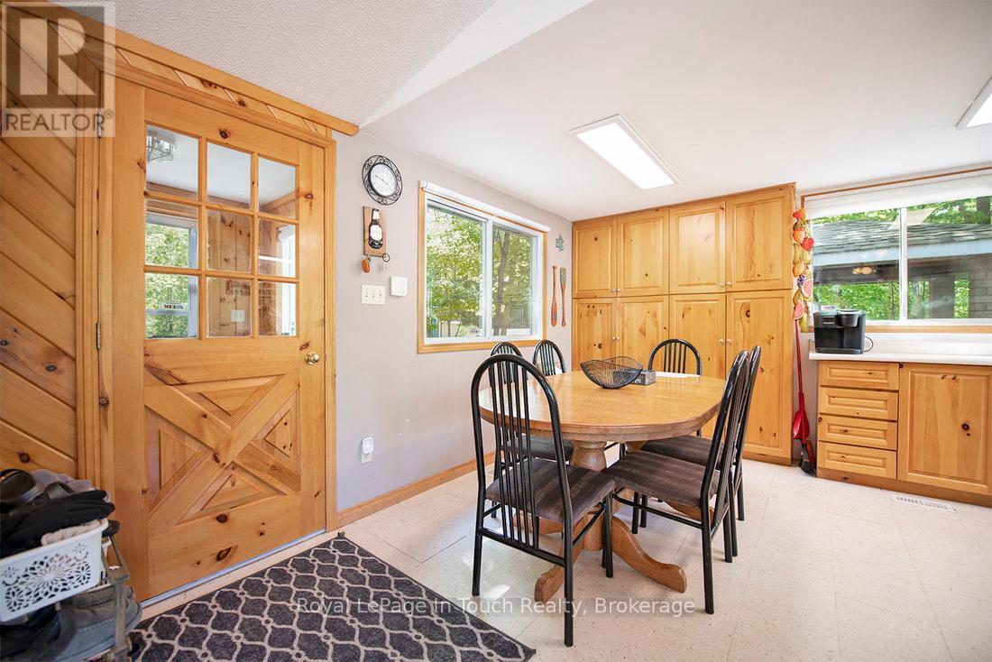 285 Crooked Bay Road, Georgian Bay, Ontario  L0K 1S0 - Photo 20 - X12019635
