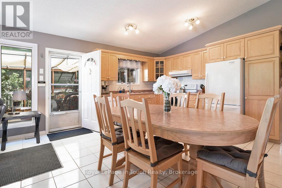 285 Crooked Bay Road, Georgian Bay, Ontario  L0K 1S0 - Photo 33 - X12019635
