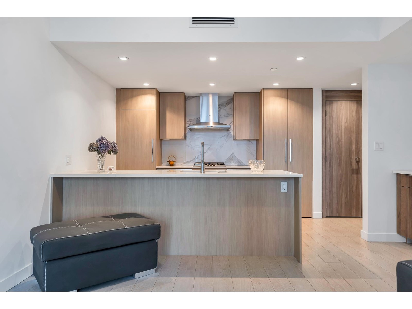 1805 9887 Whalley Boulevard, Surrey, British Columbia  V3T 0P4 - Photo 10 - R2976063