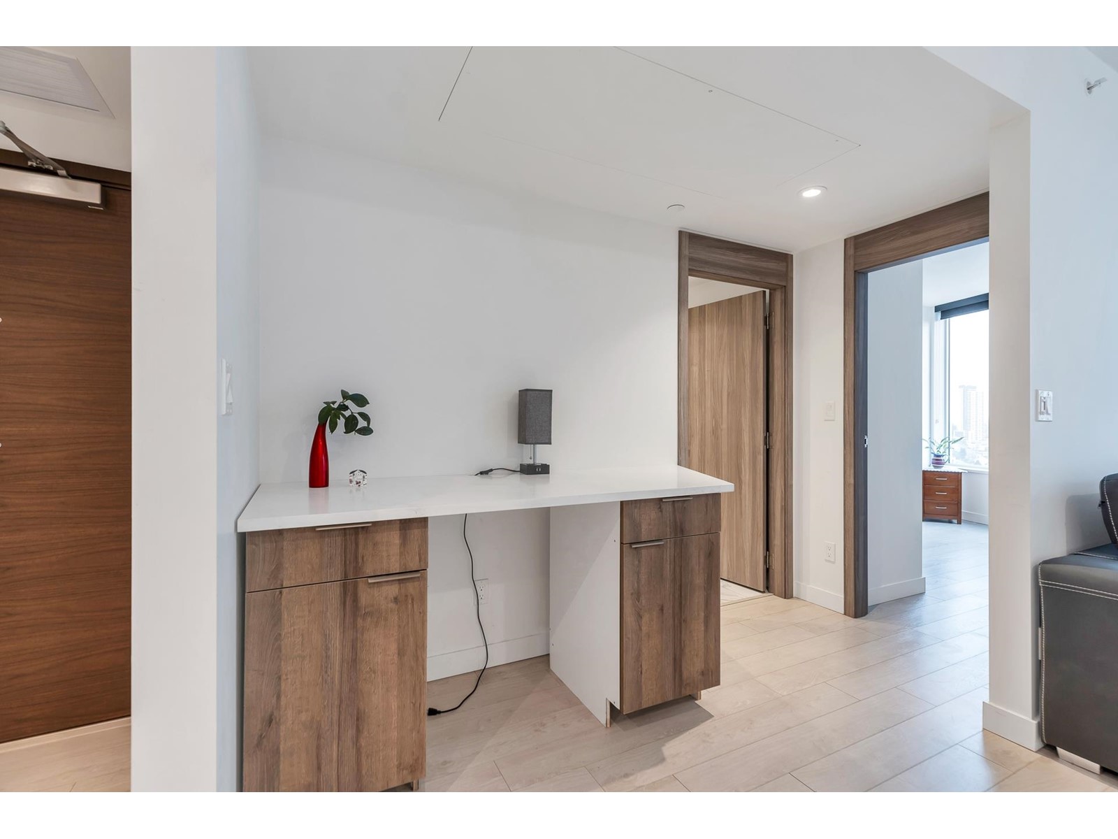 1805 9887 Whalley Boulevard, Surrey, British Columbia  V3T 0P4 - Photo 8 - R2976063