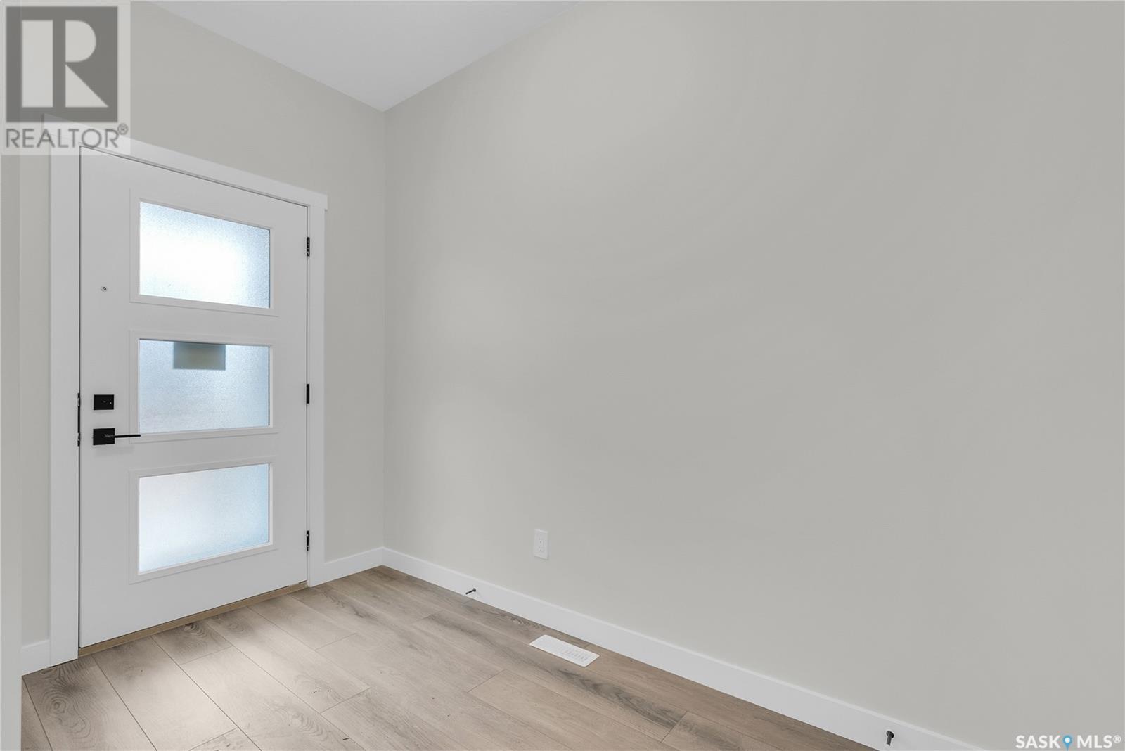 Property at 2905 Rosewood DRIVE image 3