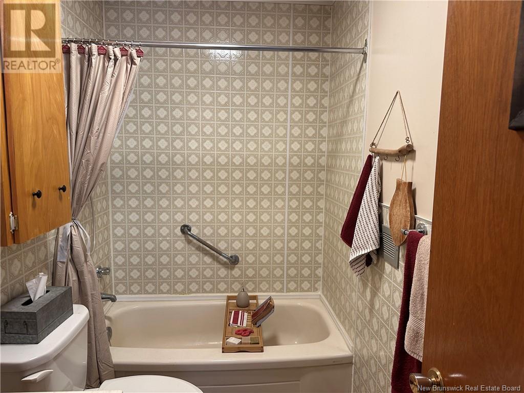 622 Everard H. Daigle Boulevard, Grand Falls, New Brunswick  E3Z 2R8 - Photo 17 - NB114038