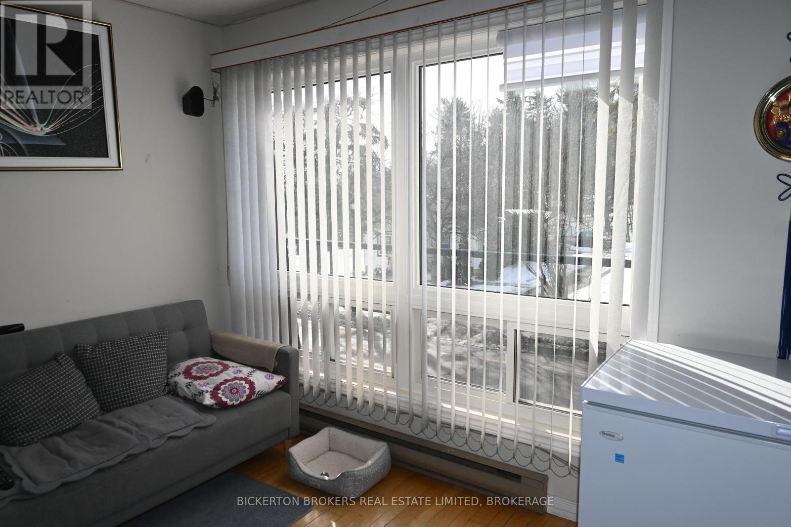 Property at 400 KING STREET W image 5