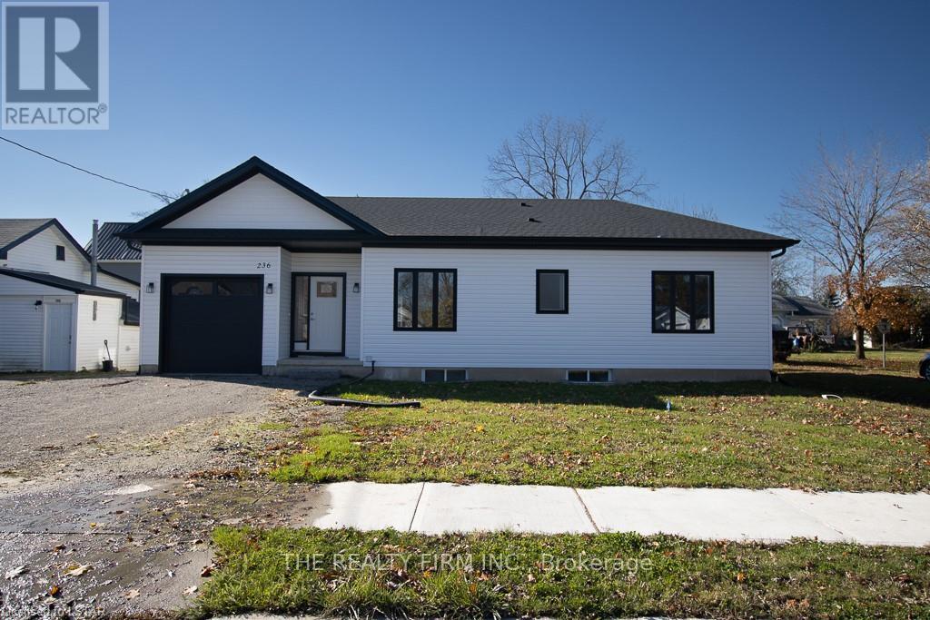 #b - 236 Elizabeth Street, Southwest Middlesex, Ontario  N0L 1M0 - Photo 1 - X12019690