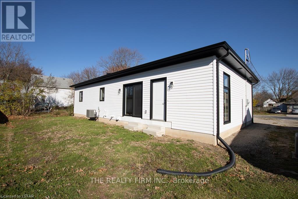 #b - 236 Elizabeth Street, Southwest Middlesex, Ontario  N0L 1M0 - Photo 19 - X12019690