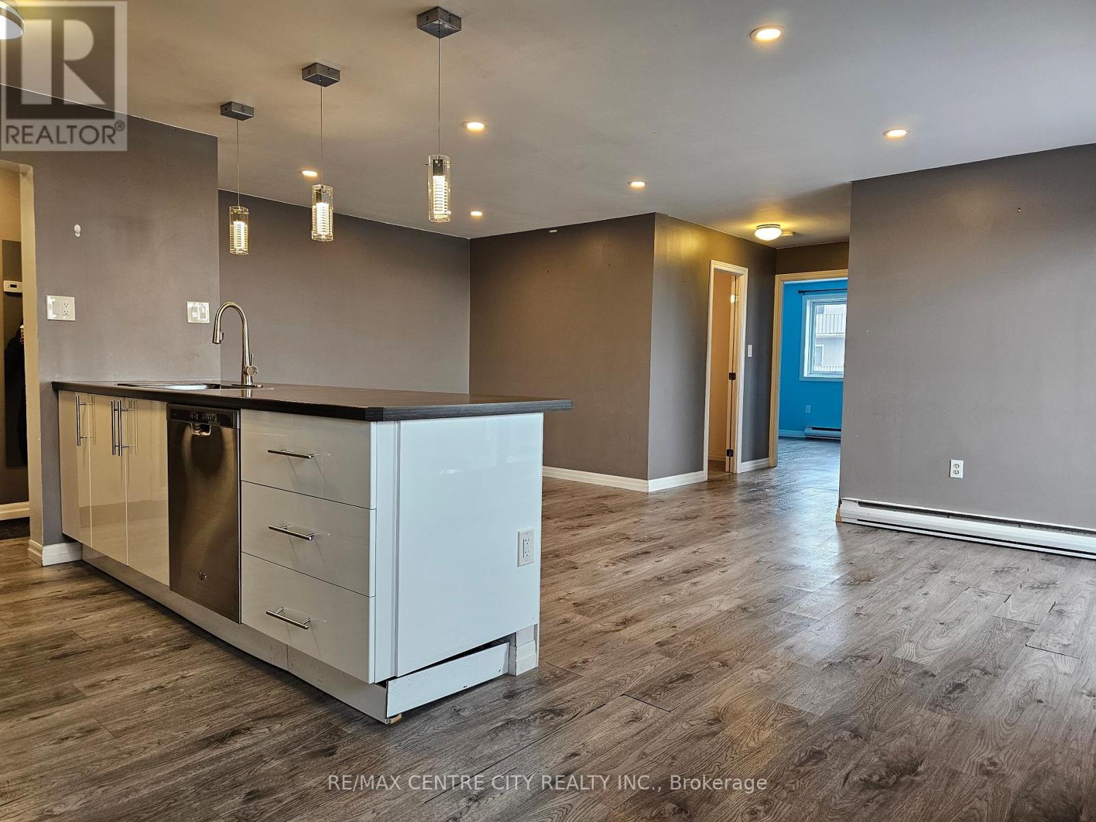 Property at 601 - 1102 JALNA BOULEVARD image 3