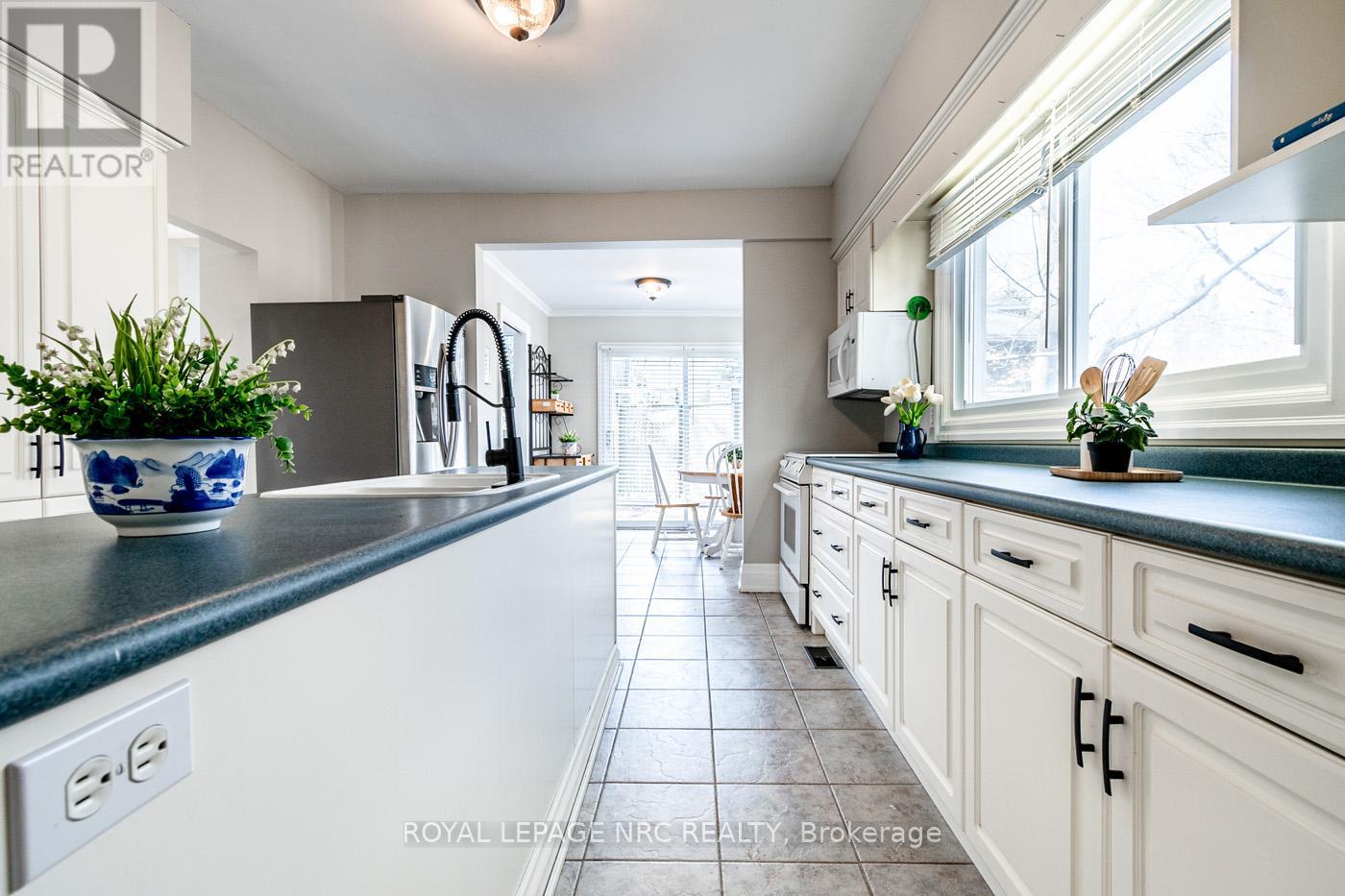 1548 Pelham Street, Pelham, Ontario  L0S 1E0 - Photo 14 - X12019749