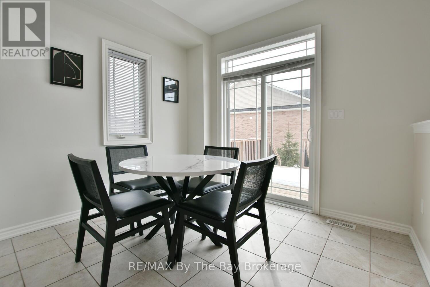 52 Pearl Street, Wasaga Beach, Ontario  L9Z 0G8 - Photo 16 - S12019668