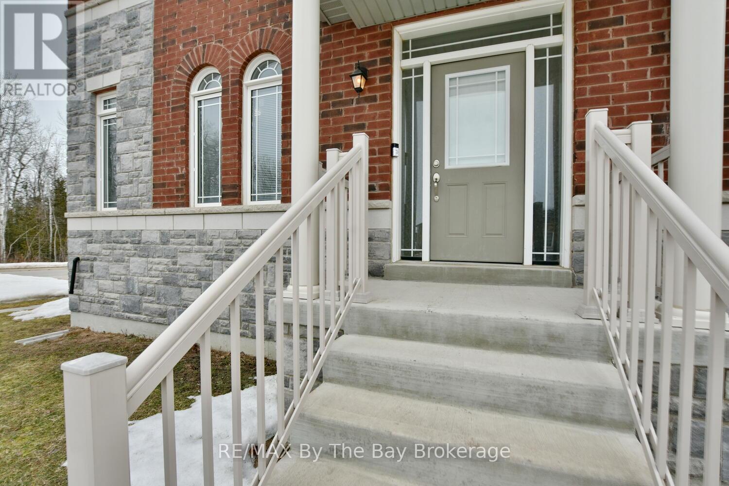 Property at 52 PEARL STREET image 2
