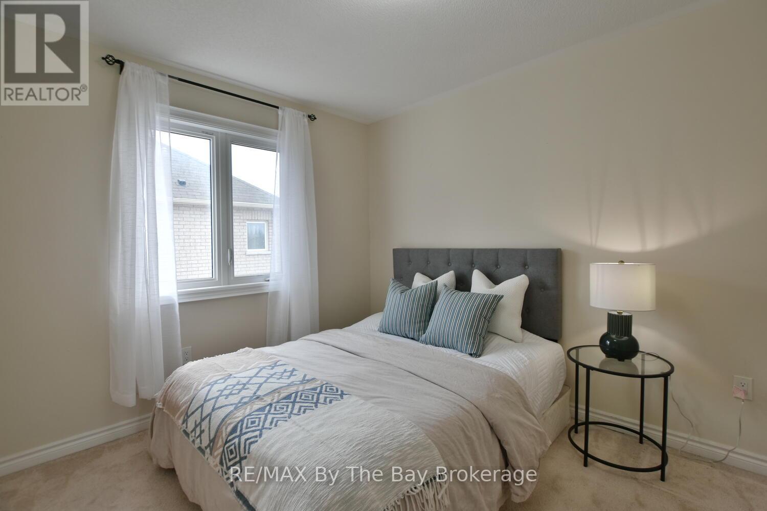 52 Pearl Street, Wasaga Beach, Ontario  L9Z 0G8 - Photo 20 - S12019668