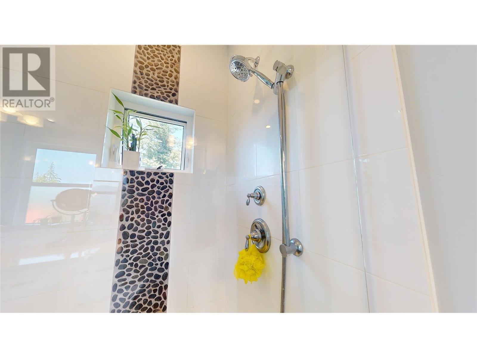 2526 Waverly Drive, Blind Bay, British Columbia  V0E 1H2 - Photo 23 - 10335051