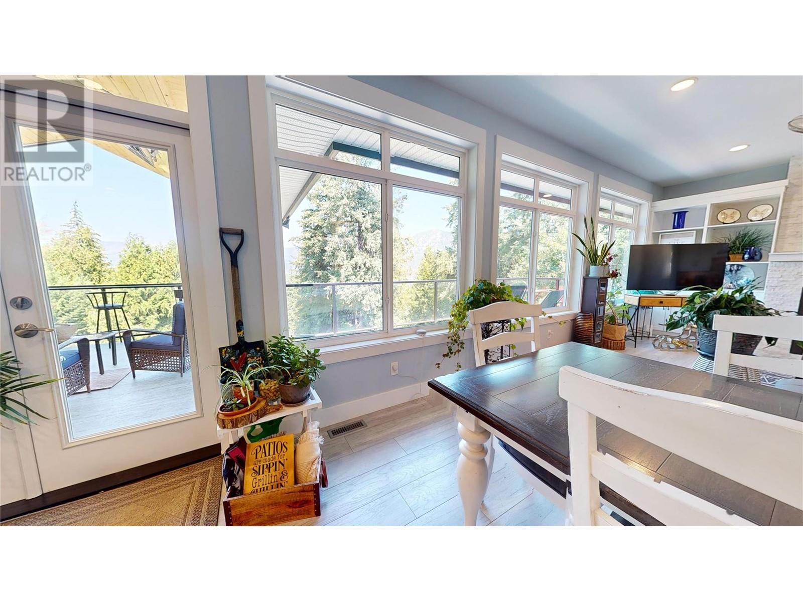 2526 Waverly Drive, Blind Bay, British Columbia  V0E 1H2 - Photo 10 - 10335051