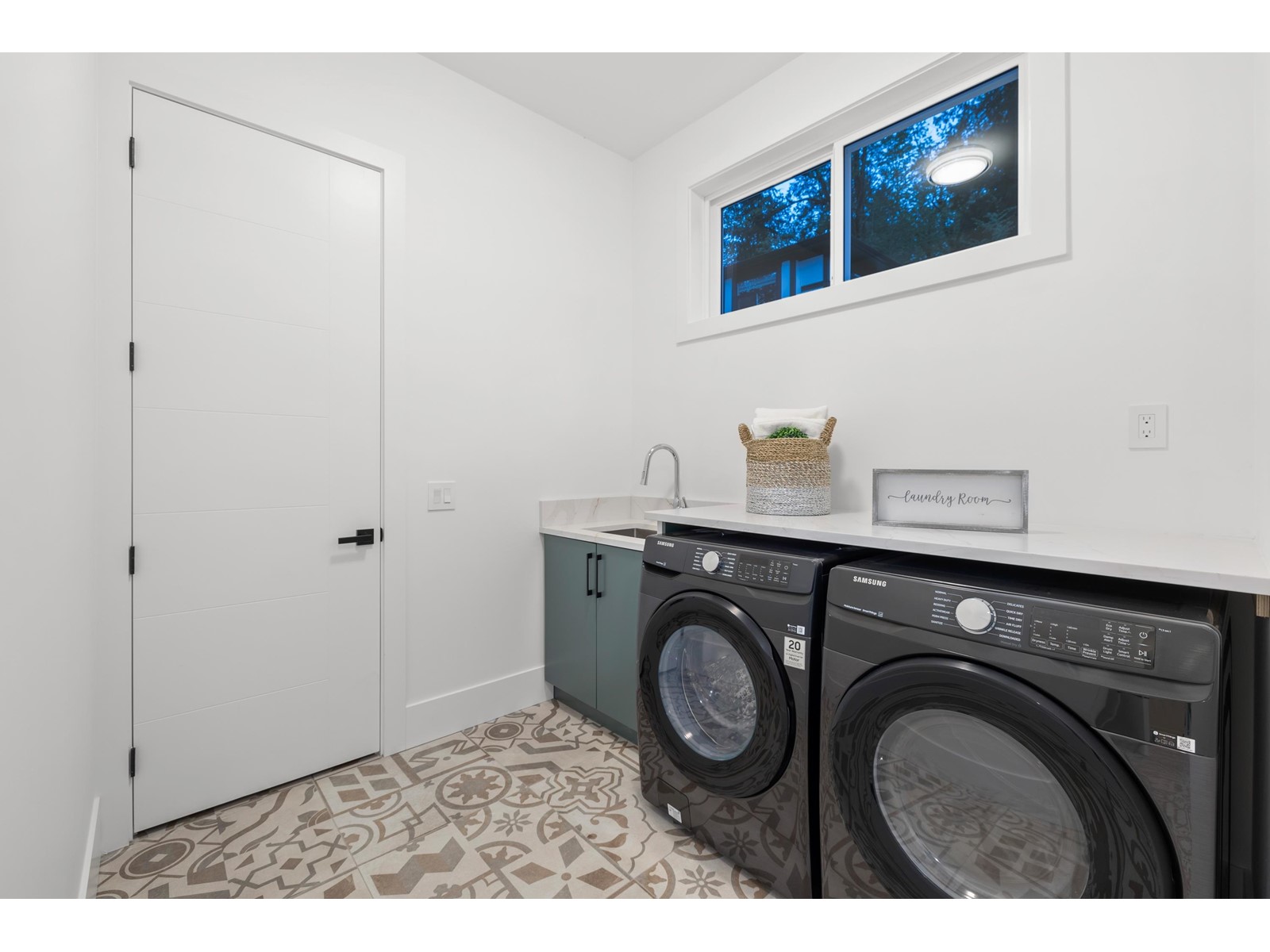 33994 Tooley Place, Mission, British Columbia  V2V 0A4 - Photo 17 - R2977524