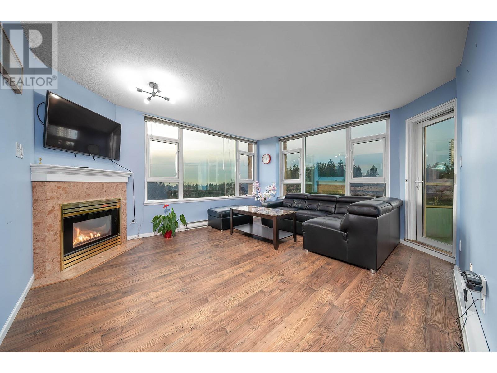 Listing Picture 2 of 26 : 901 7108 EDMONDS STREET, Burnaby / 本拿比 - 魯藝地產 Yvonne Lu Group - MLS Medallion Club Member