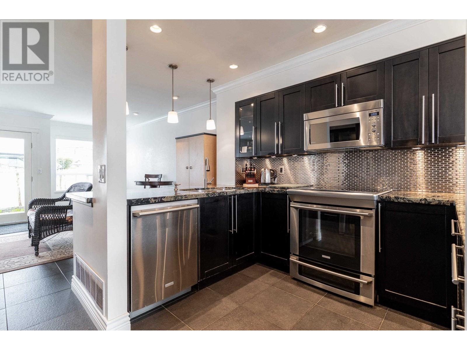 113 1232 Johnson Street, Coquitlam, British Columbia  V3B 4T2 - Photo 3 - R2968863