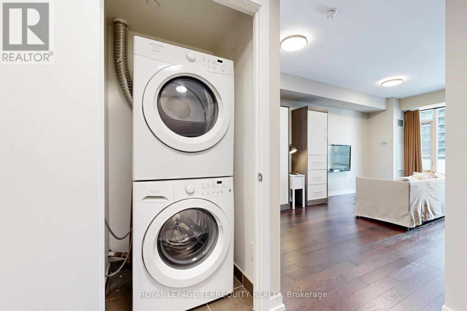 1003 - 21 Widmer Street, Toronto, Ontario  M5V 0B8 - Photo 7 - C12019645