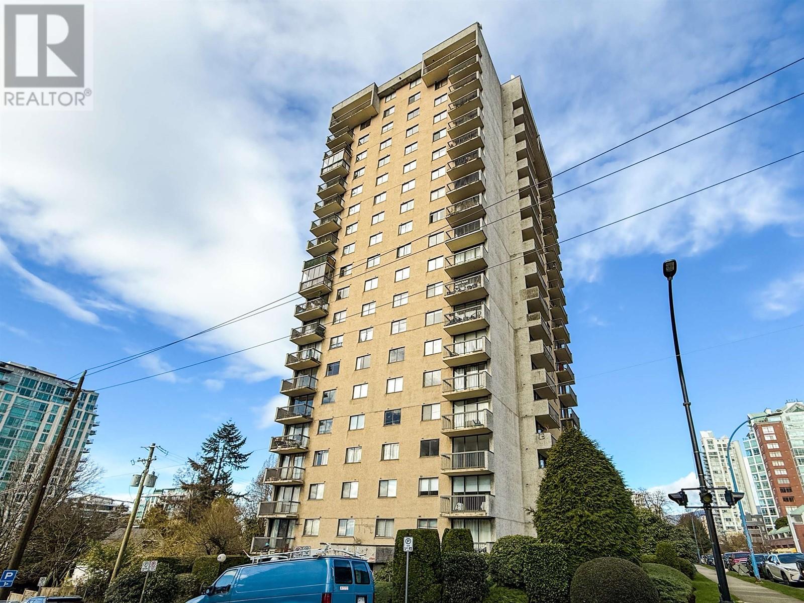 1704 145 St. Georges Avenue, North Vancouver, British Columbia  V7L 3G8 - Photo 2 - R2977212