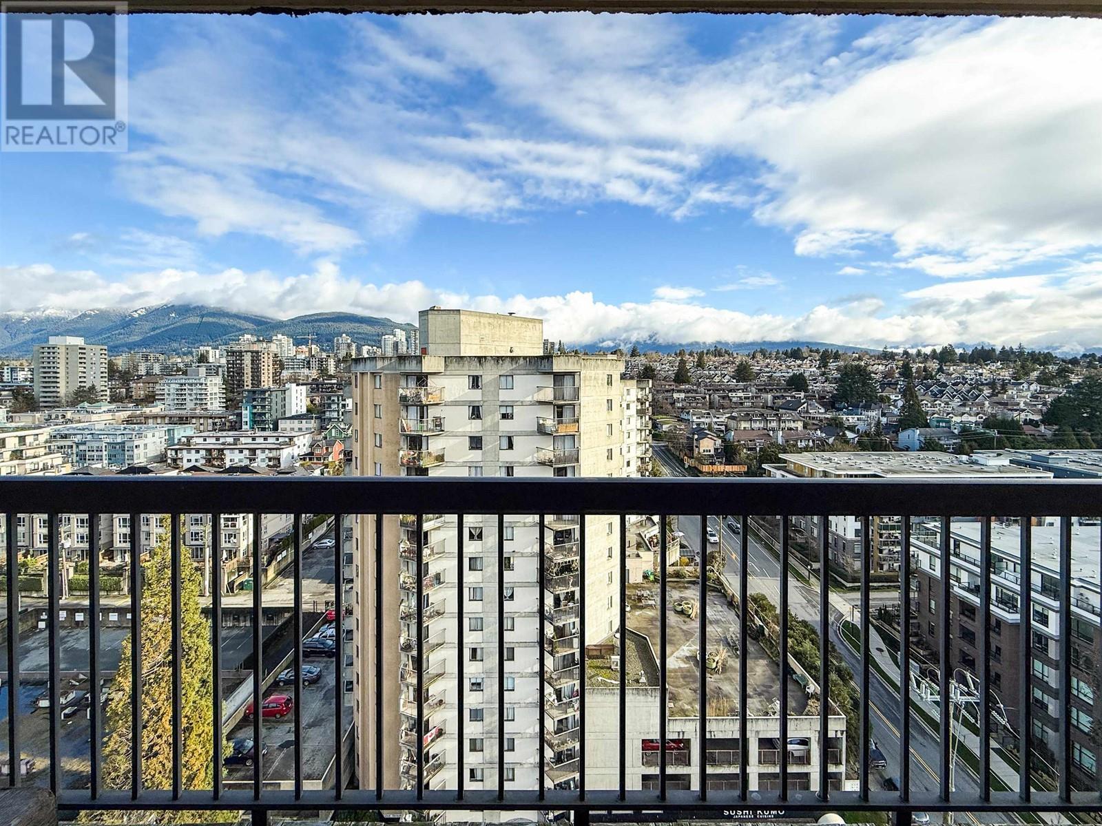 1704 145 St. Georges Avenue, North Vancouver, British Columbia  V7L 3G8 - Photo 7 - R2977212