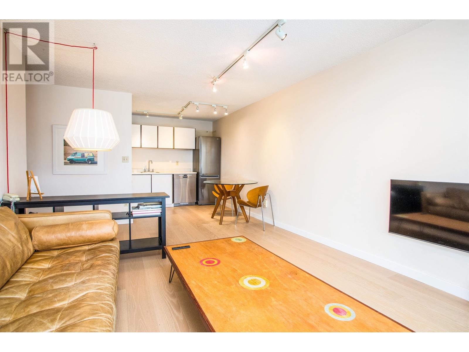 1704 145 St. Georges Avenue, North Vancouver, British Columbia  V7L 3G8 - Photo 13 - R2977212