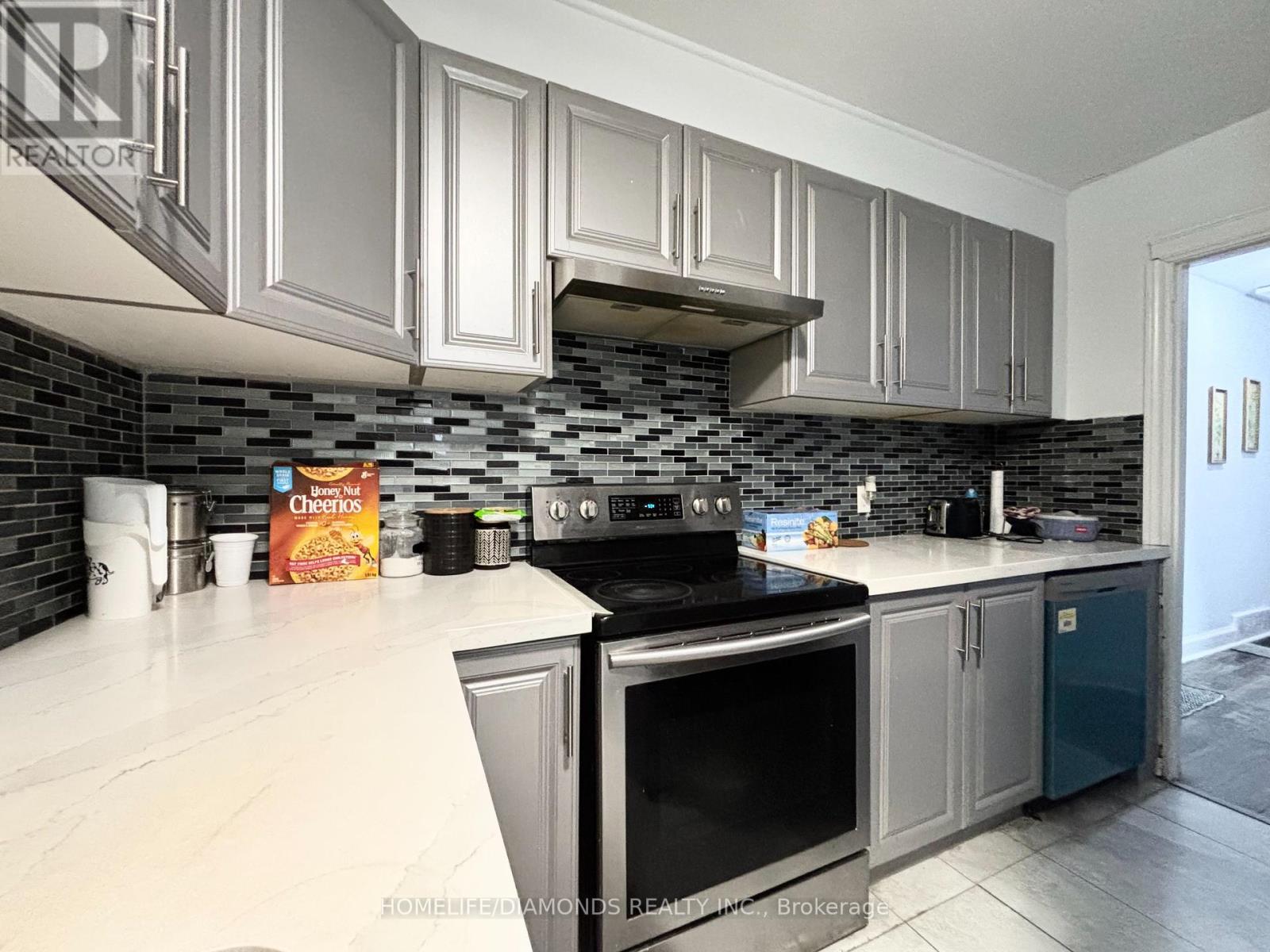 Property at 12 LISGAR STREET image 2