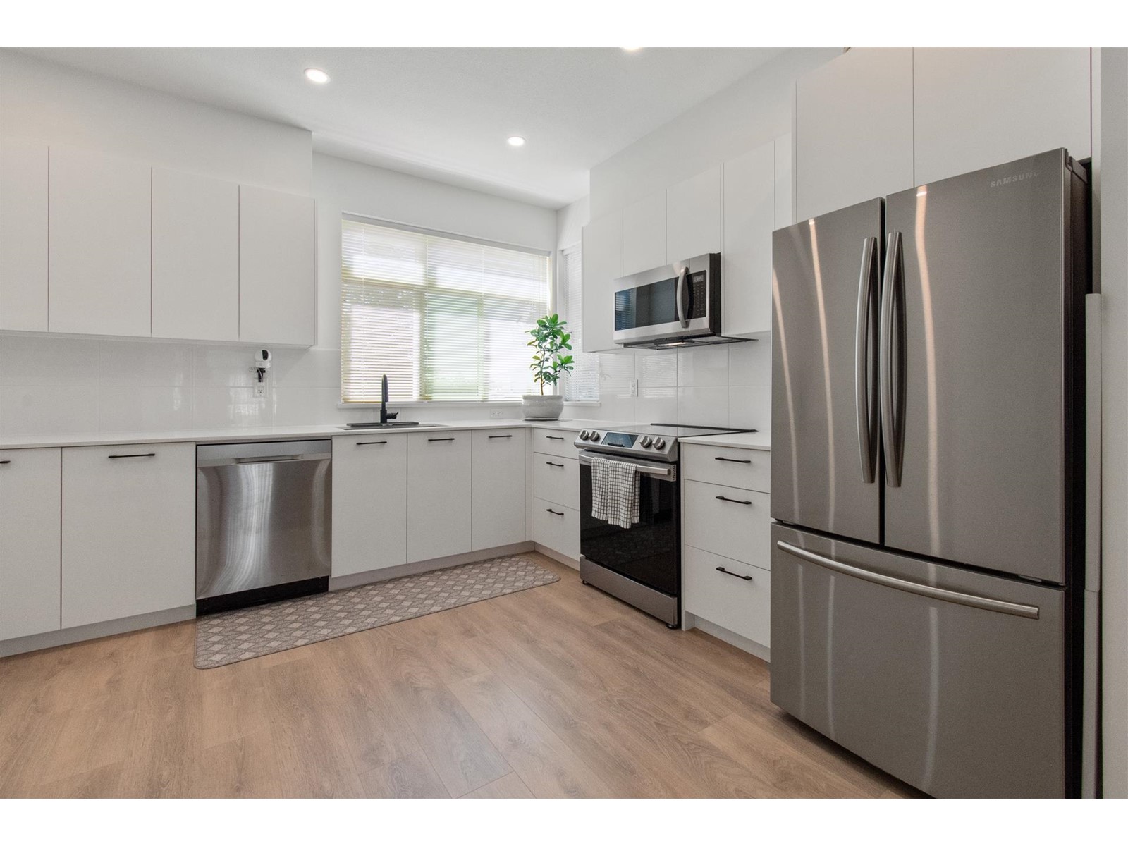 17 15235 Sitka Drive, Surrey, British Columbia  V3S 0A9 - Photo 5 - R2977832