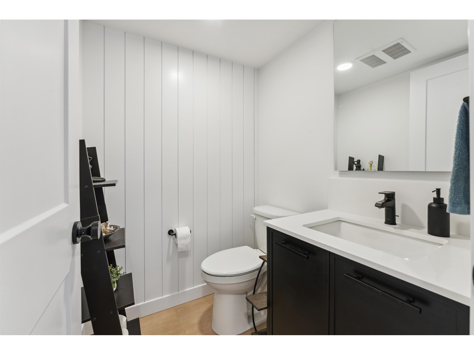 Property at 29 2774 MONTROSE AVENUE image 5