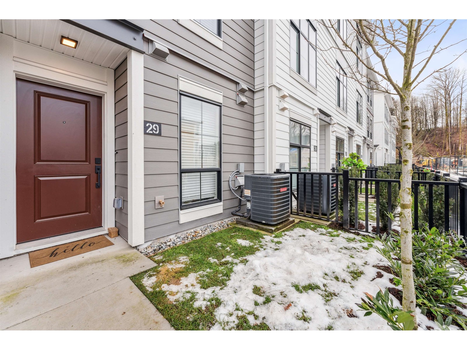Property at 29 2774 MONTROSE AVENUE image 3