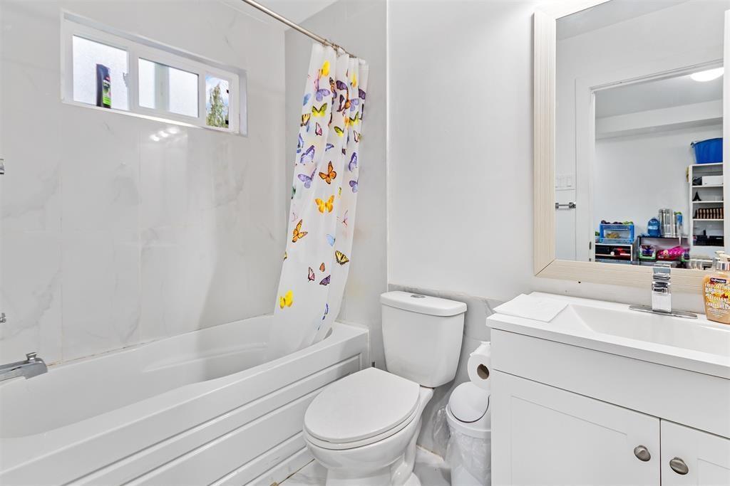 18262 56a Avenue, Surrey, British Columbia  V3S 6E3 - Photo 17 - R2977398
